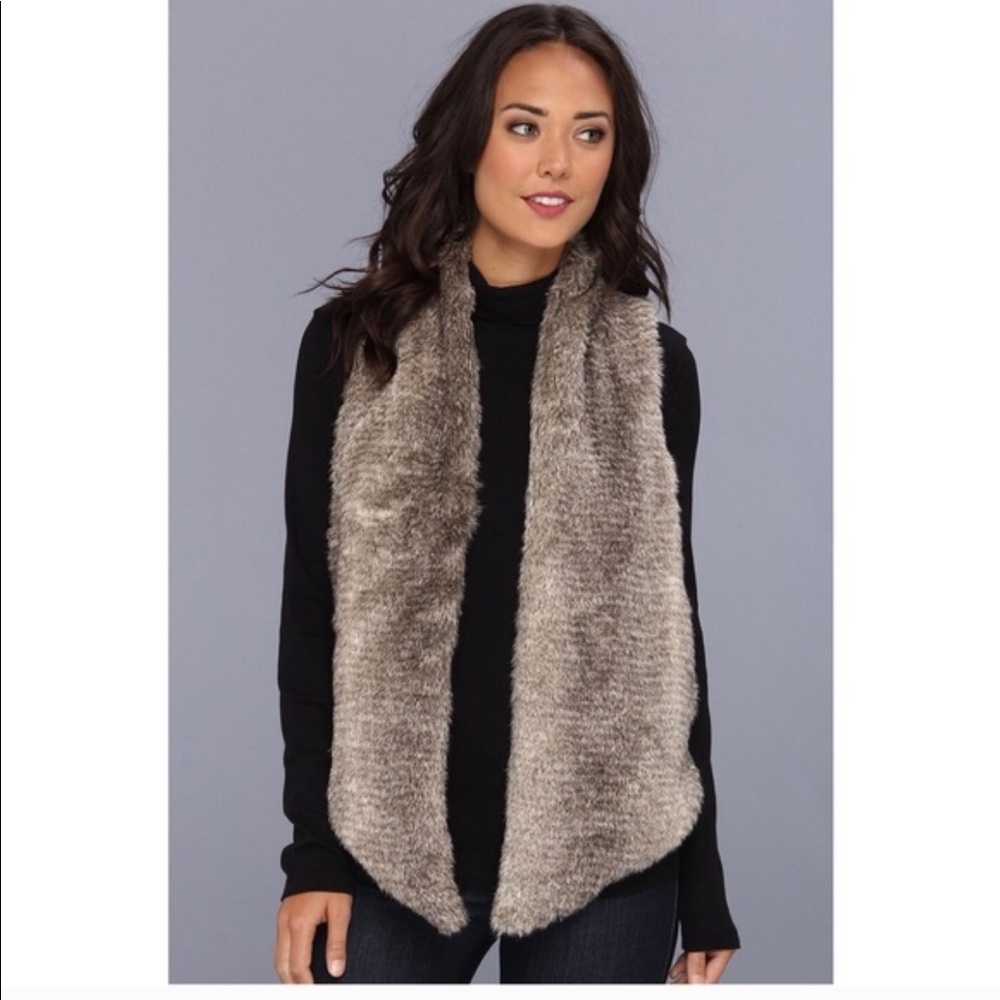 Tarte Kya Vest
